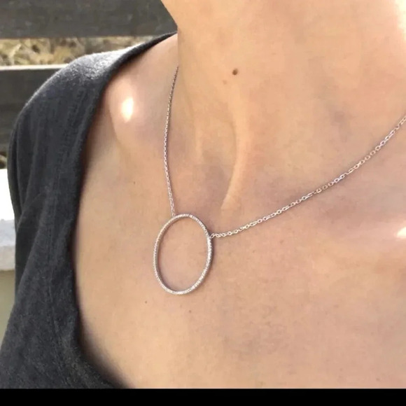 WHITE GOLD PLATED KARMA/CIRCLE OF LIFE PAVE SET STONES 2” DIAMETER  22” CHAIN - Picture 4 of 7